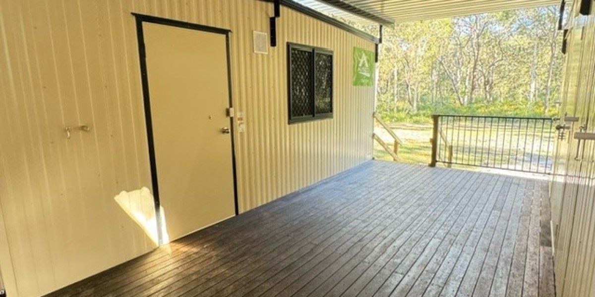 Covered deck area linking the buildings